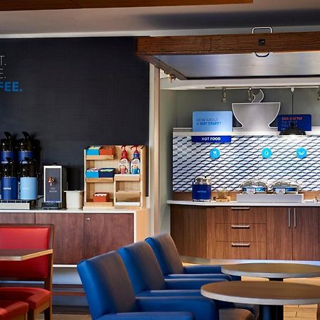 Holiday Inn Express & Suites - Madison West - Middleton By Ihg Luaran gambar