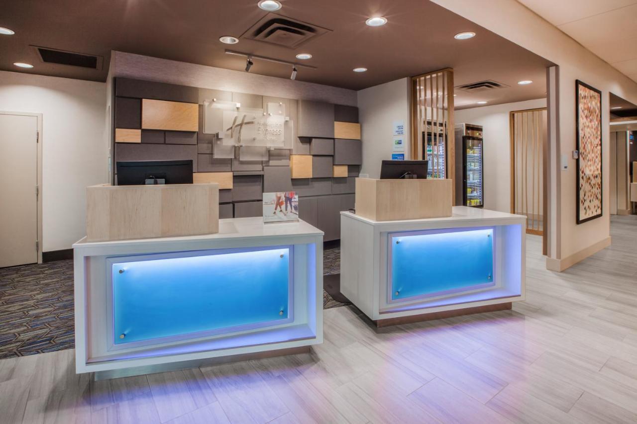 Holiday Inn Express & Suites - Madison West - Middleton By Ihg Luaran gambar
