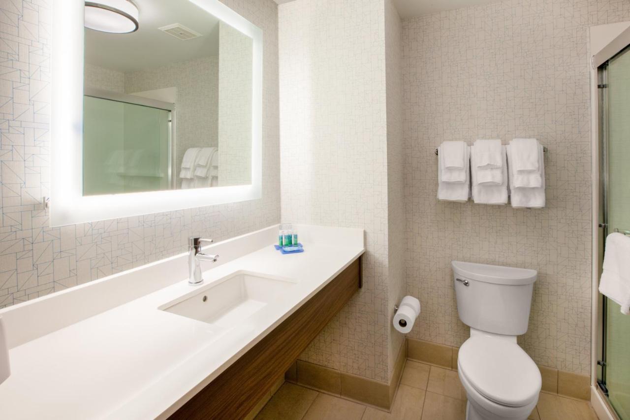 Holiday Inn Express & Suites - Madison West - Middleton By Ihg Luaran gambar