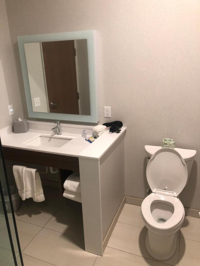 Holiday Inn Express & Suites - Madison West - Middleton By Ihg Luaran gambar