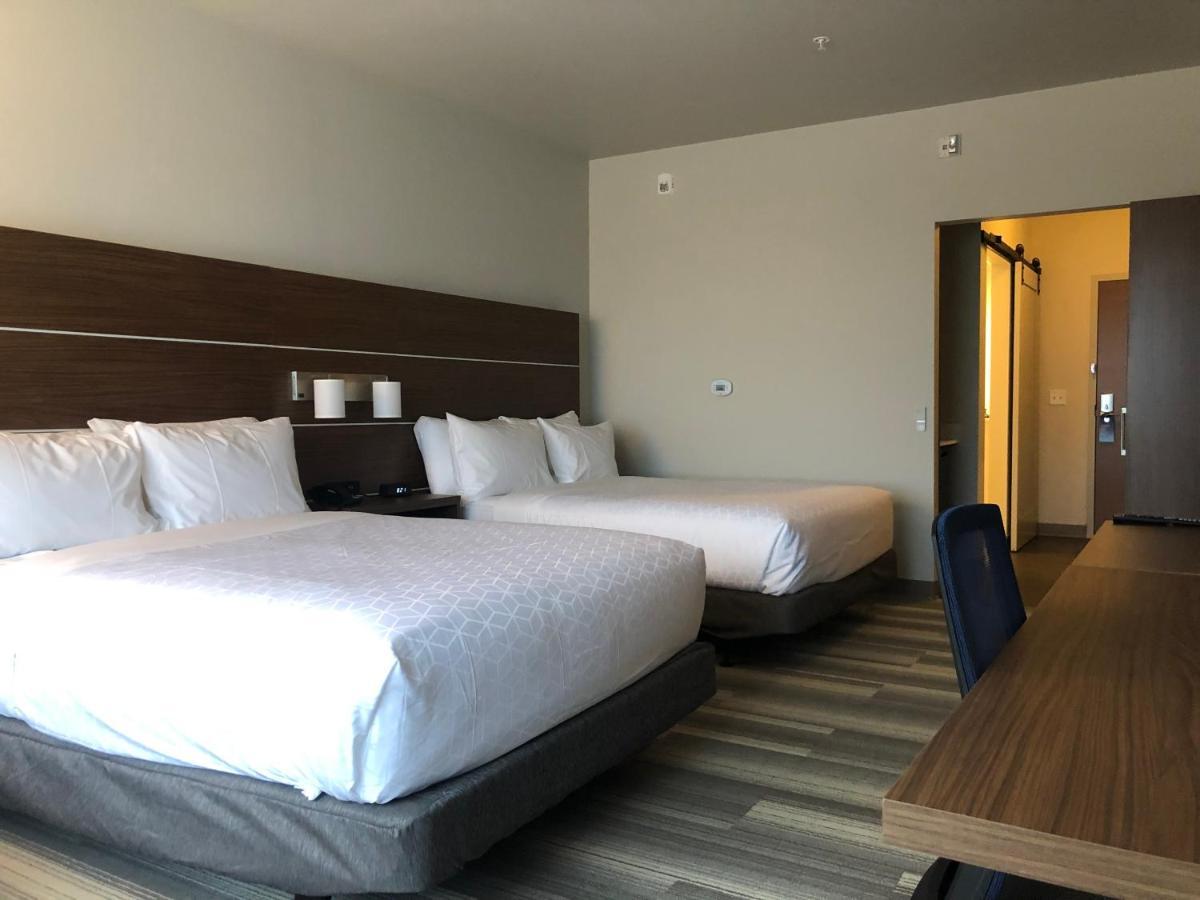 Holiday Inn Express & Suites - Madison West - Middleton By Ihg Luaran gambar