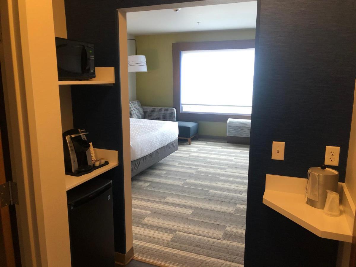 Holiday Inn Express & Suites - Madison West - Middleton By Ihg Luaran gambar