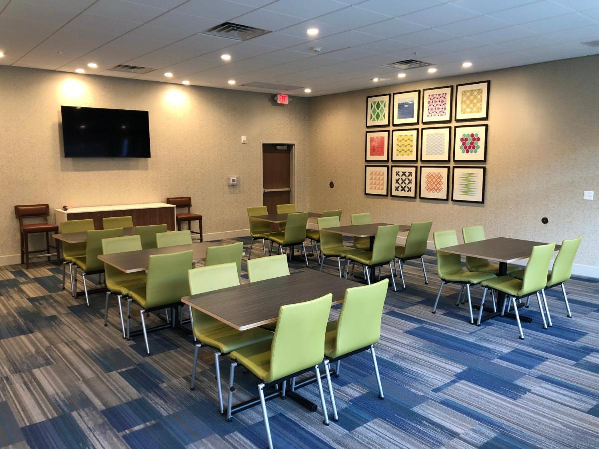 Holiday Inn Express & Suites - Madison West - Middleton By Ihg Luaran gambar
