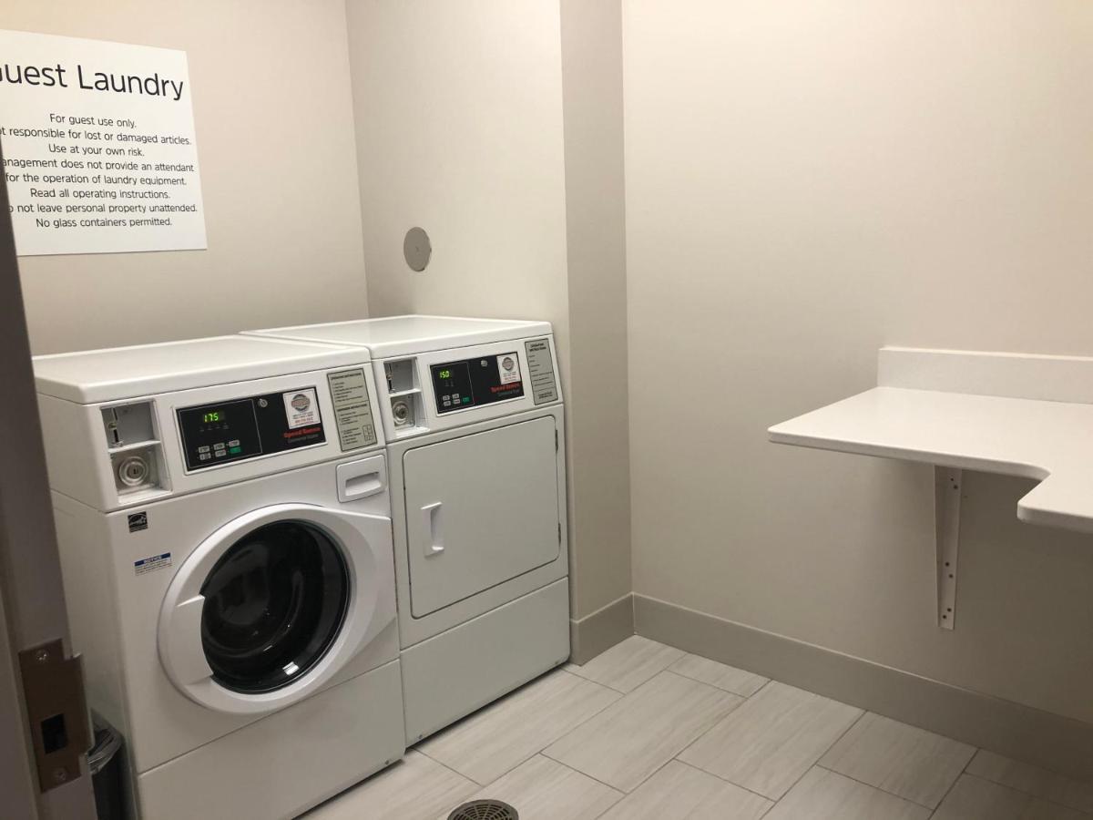 Holiday Inn Express & Suites - Madison West - Middleton By Ihg Luaran gambar