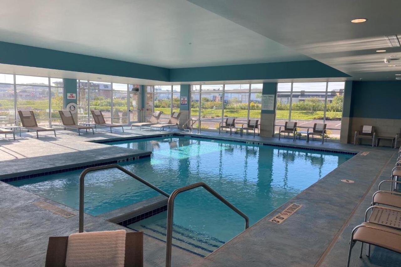 Holiday Inn Express & Suites - Madison West - Middleton By Ihg Luaran gambar