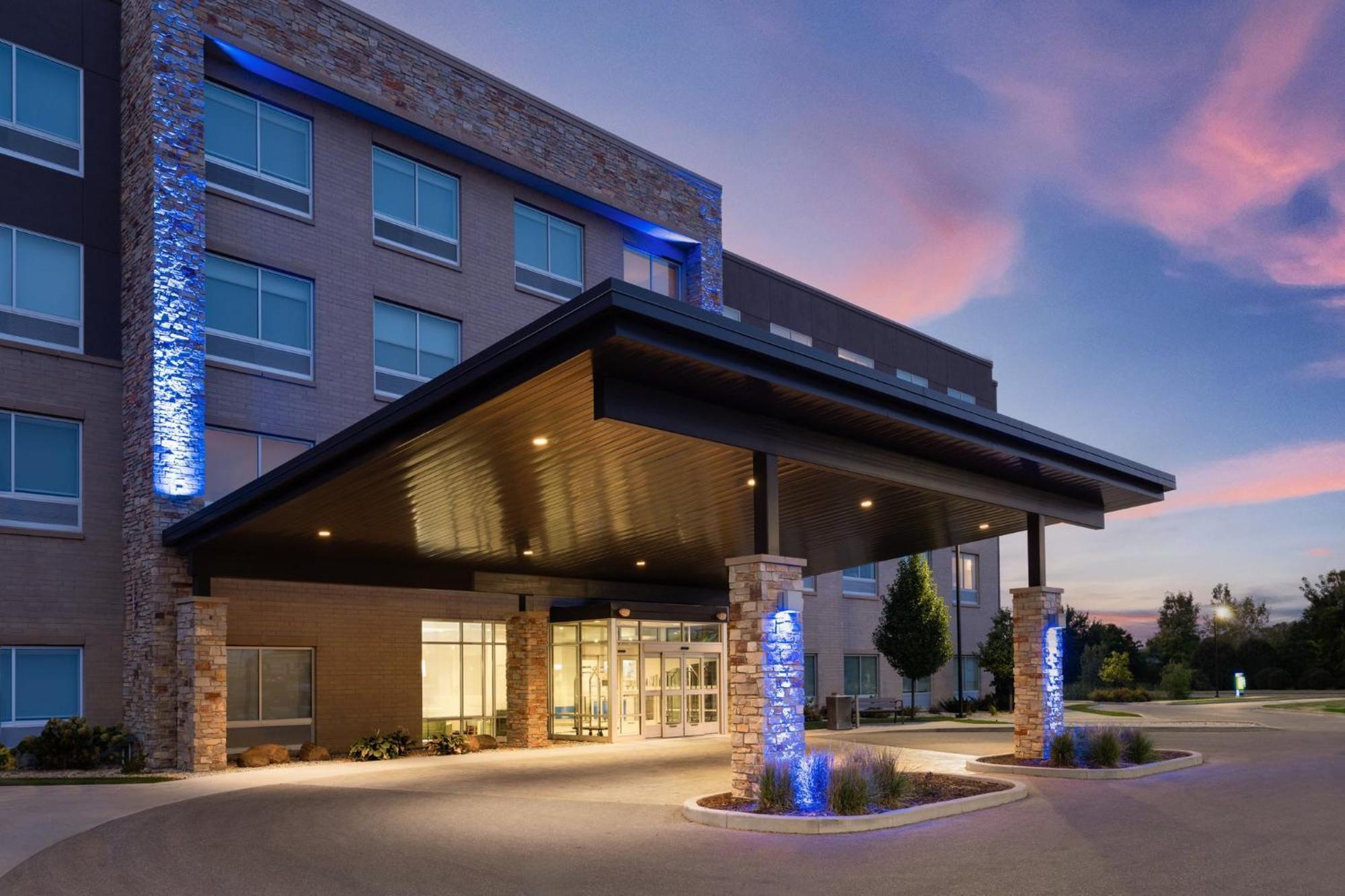 Holiday Inn Express & Suites - Madison West - Middleton By Ihg Luaran gambar