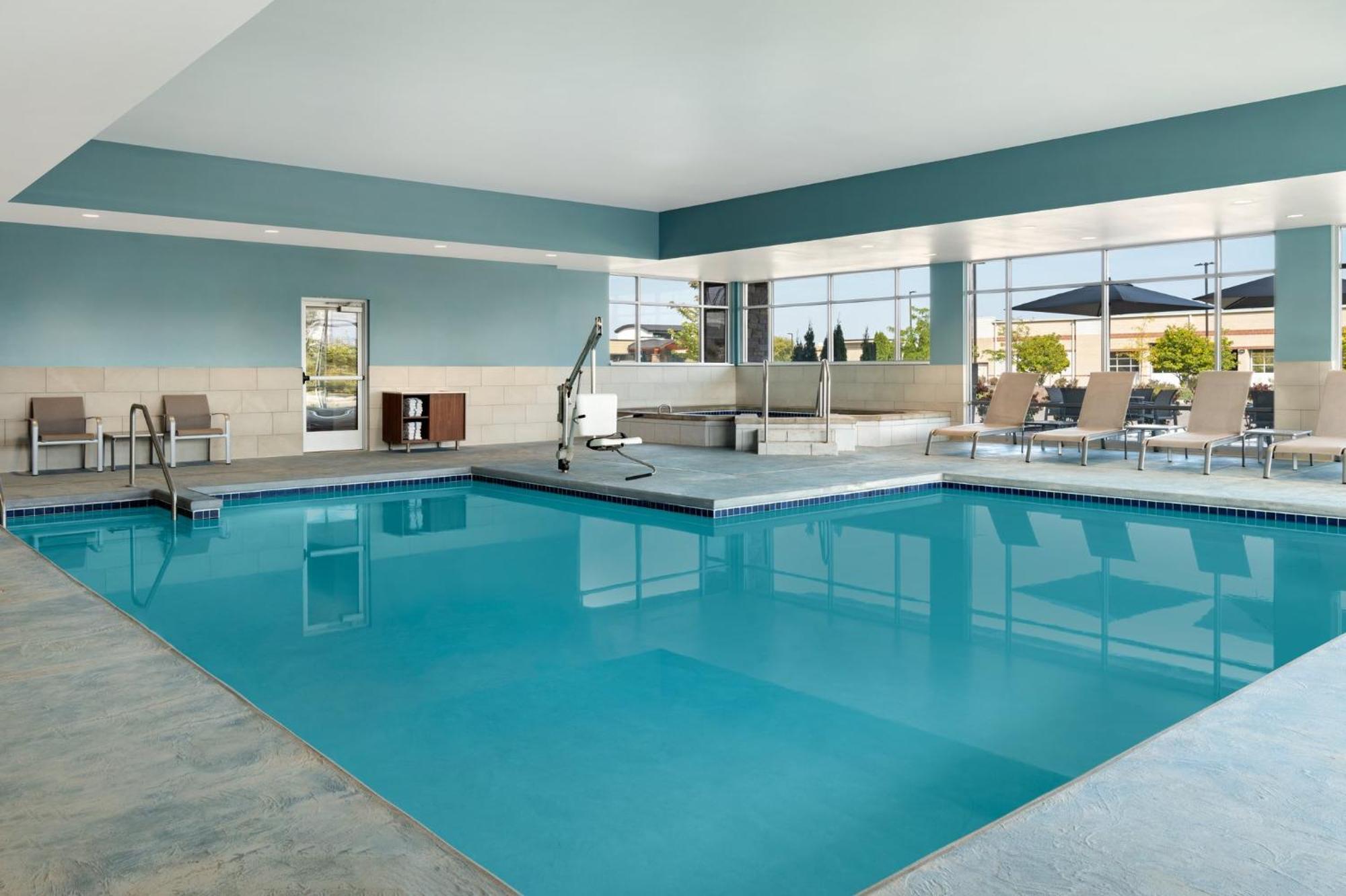 Holiday Inn Express & Suites - Madison West - Middleton By Ihg Luaran gambar
